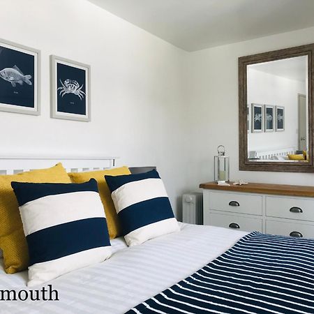 Nancie'S Place - Dartmouth Town Center With Private Parking - A Traditional Georgian Private Duplex Apartment - Beautifully Refurbished - Two Bedrooms, Bathroom, Kitchen And Lounge Diner Exterior foto